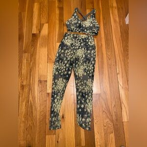 Aerie workout set bra and leggings size medium